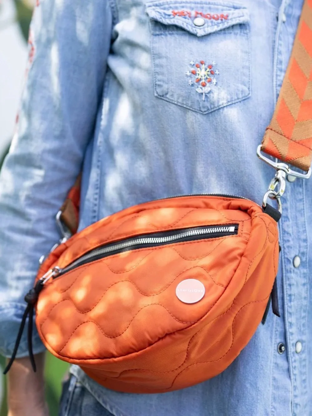 shortyLOVE cruiser - medium quilted crossbody - Picture 3 of 4